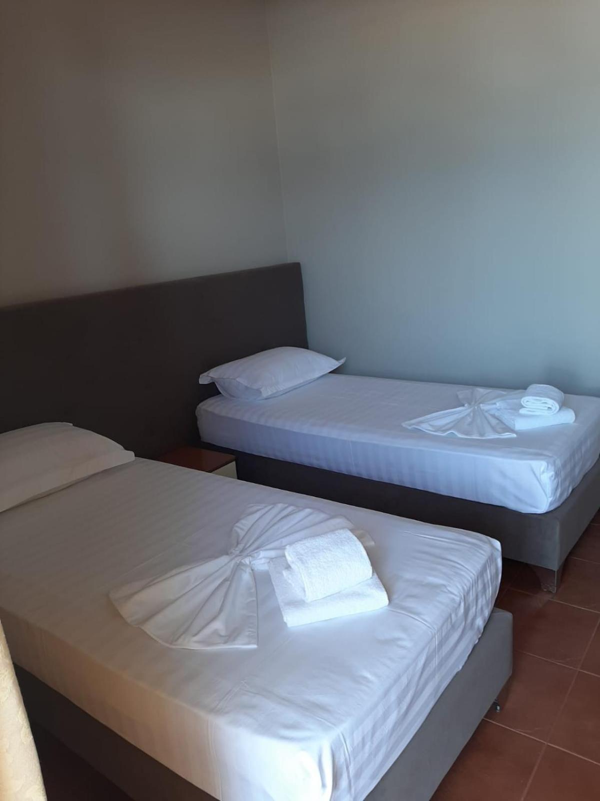Palmanova Beach Mardok Vlore Bilik gambar